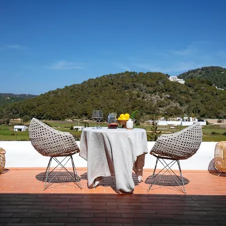 7 Bedroom With Pool - 5mins Walk To - Ramon Villa *