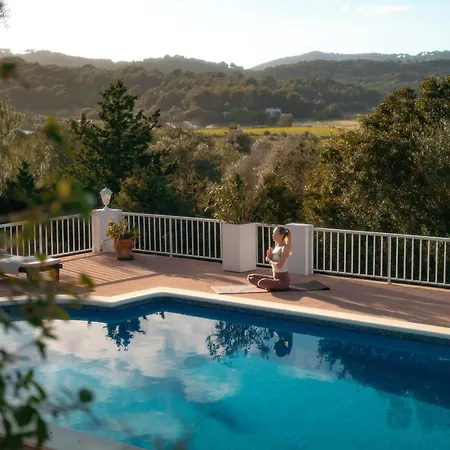 7 Bedroom With Pool - 5mins Walk To - Ramon Villa