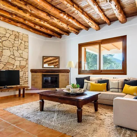 7 Bedroom With Pool - 5mins Walk To - Ramon Villa