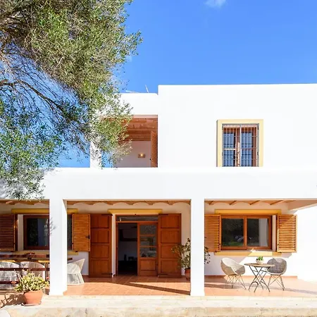 Villa 7 Bedroom With Pool - 5mins Walk To - Ramon *