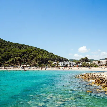 7 Bedroom With Pool - 5mins Walk To - Ramon